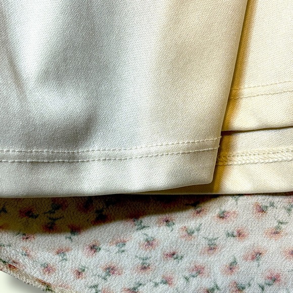 American Eagle Floral Babydoll Mini Dress Size M Butter Yellow Tiered Boho - Picture 5 of 10